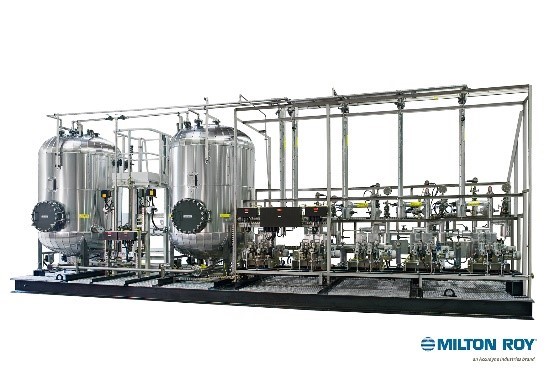 Injection package with integrated instrumentation and tanks2